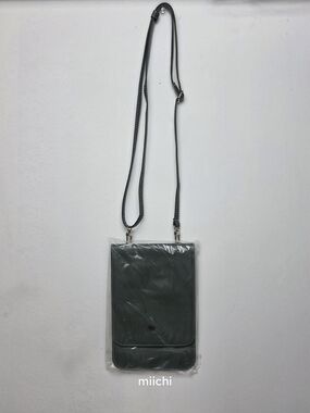 Green Crossbody Phone Bag Concert